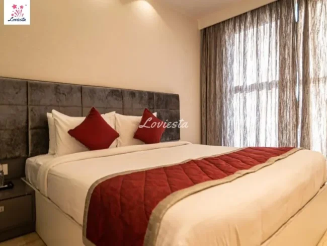 Romantic Stay With Poolside Dinner in Bengaluru Loviesta 001