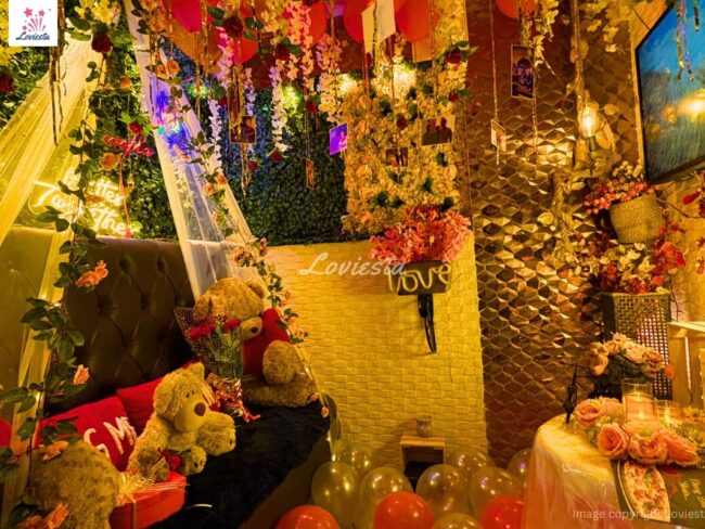 Private Candlelight Dinner In Santacruz, Mumbai