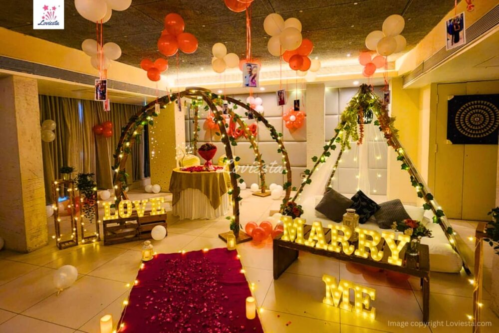 Private Dome Style Dinner With Movie Screening In Andheri East, Mumbai