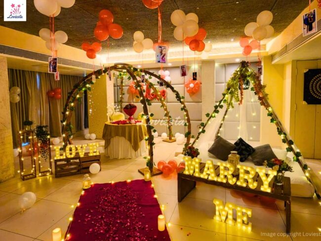 Private Dome Style Dinner With Movie Screening In Andheri East, Mumbai